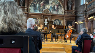 Charlotte Thiele, Benjamin Günst, Toby Cook, Bryan Cheng und Andrei Banciu spielen Robert Schumanns Klavierquintett Es-Dur.