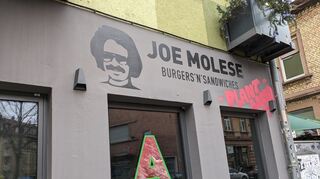Das Joe Molese in der Neckarstadt in Mannheim hat geschlossen - auf die veganen Burger müssen die Mannheimer trotzdem nicht verzichten.