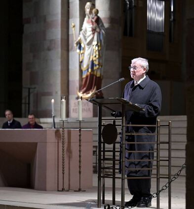 Rede an einem ungewohnten Ort: Der frühere Bundespräsident Dr. Horst Köhler hält die Fastenpredigt im Speyerer Dom.