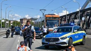 Ein Einsatz gegen Klima-Aktivisten beschäftigt die Polizei weiter.