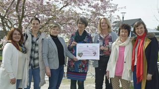 Das Frauenhaus unterstützen Gerasimoula Grigoraki (v.l.), Nicole Schmitt, Edeltraud Lubda, Martina Evertz, Sonja Niederhöfer, Bärbel Schader und Yvonne Hotz.