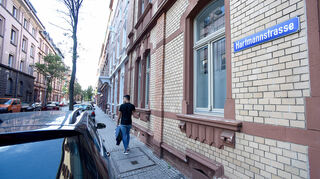 Der Tote wurde in einem Durchgang der Hartmannstraße zum Hemshofpark gefunden