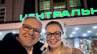 Ukrainische Initiatorin Olya Vasylets mit Karsten Drath.