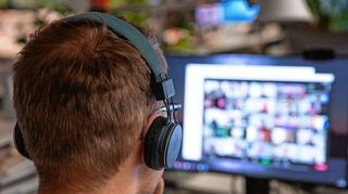 Präsenz oder Homeoffice? Mittlerweile setzen viele Firmen auf einen Mix.