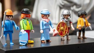 Das Historische Museum der Pfalz in Speyer(unser Bild) und das Schloss Heidelberg zeigen große Ausstellungen mit Playmobil-Figuren.