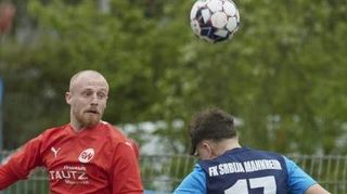 Dennis Geißelmann (Rheinau, li.)gegen Zoran Mladenovic.