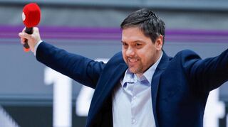 Als die Nachricht bekanntgegeben wurde, kannte der Jubel keine Grenzen: Erfolgscoach Sasa Filipovski wird seinen Vertrag bei den Würzburg Baskets um drei Jahre verlängern.