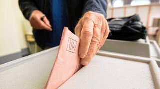 Bei der Bundestagswahl 2021 hat der Schulabschluss laut Forschungsgruppe eine entscheidende Rolle für die Wahlentscheidung gespielt.
