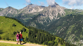 Wandern im Sommer am Neunerköpfle