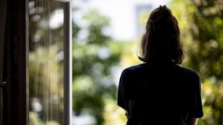 Junge Erwachsene sind besonders häufig von Depression betroffen (Symboldbild)