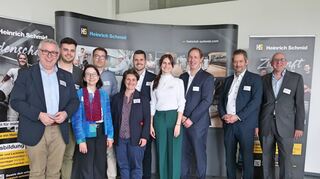 Wirtschaftsbürgermeister Thorsten Riehle (v.l.), Fachbereichsleiterin Christiane Ram und das Team der städtischen Wirtschaftsförderung beim Gewerbegebietsforum in Friedrichsfeld.