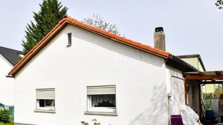 Klesius hält das Haus und den Garten im Freien Weg auf dem Waldhof in Schuss. Wann es abgerissen oder was sonst daraus wird, ist noch offen.
