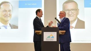 Uwe Liebelt (links) übernimmt von Tilman Krauch – und hat ehrgeizige Ziele für sein neues Ehrenamt.