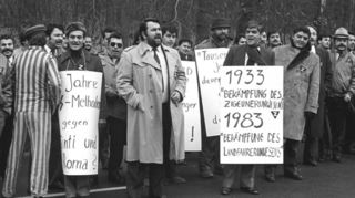 1983 demonstrierten Sinti und Roma vor dem Bundeskriminalamt gegen die polizeiliche Sondererfassung der Minderheiten.