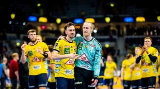 Löwen-Kapitän Patrick Groetzki mit Torwart Mikael Appelgren beim Heimspiel in Mannheim gegen den Bergischen HC.