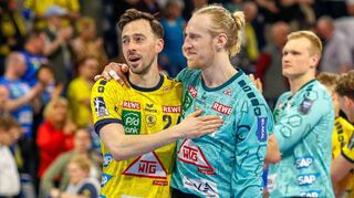 Glückselig: Patrick Groetzki (links) freut sich mit Löwen-Torwart Mikael Appelgren über den gelungenen Heimauftritt.