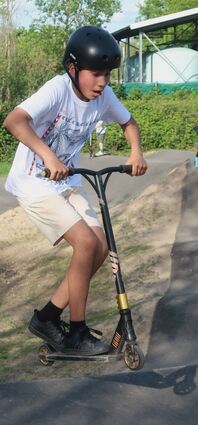 Fast wie Fliegen: Sprünge auf der Pumptrack-Anlage in Heddesheim.