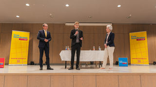 Mannheims FDP-Bundestagsabgeordneter Konrad Stockmeier (v.l.), der Mannheimer FDP-Europakandidat Vincent Oehme und Spitzenkandidatin Marie-Agnes Strack-Zimmermann