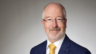 Jochen Taupitz ist als Jurist spezialisiert auf Medizinrecht sowie Medizinethik und Lehrstuhlinhaber der Abteilung Rechtswissenschaften der Uni Mannheim.