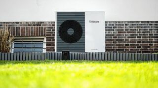 Eine Wärmepumpe kann je nach Beschaffenheit des Hauses zunächst eine bestehende Heizung ergänzen.