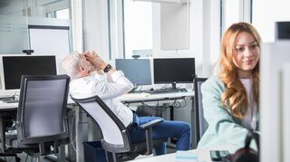 Regelmäßige Bildschirmpausen sind wichtig, um Kopfschmerzen vorzubeugen.