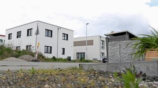 Noch sind die Straßen im Helfrichsgärtel III nur provisorisch angelegt. Jetzt sollen sie ausgebaut werden.