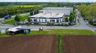 An der Normannenstraße, bisher Platz für einen Verkaufsstand und landwirt-schaftliche Nutzung, soll das Kultur- und Sportzentrum entstehen.