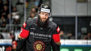 Matthias Plachta, Stürmer der Adler Mannheim, legte den Treffer von Mario Zimmermann zum zwischenzeitlichen 2:2-Ausgleich auf.