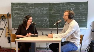 Sie stecken hinter dem Lehrer-Podcast „Baseline – Schule im Gespräch“: Florence Bindseil und Alexander Putzier.