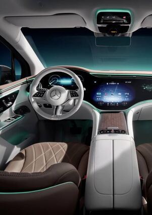 Der Innenraum ist luxuriös, der Hyperscreen kostet fast 9000 Euro extra.