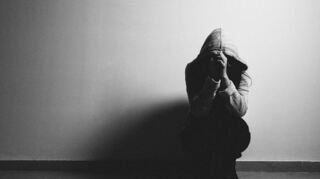 Jeder vierte Jugendliche zwischen 18 und 25 Jahren leidet an einer psychologischen Erkrankung, sagt unser Gastautor Roland Golsner. Er kritisiert, dass es viel zu wenige Therapieplätze in Deutschland gibt.