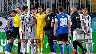 Nikolai Rehnen geht gegen Bielefeld verletzt vom Platz. Auch in Duisburg fehlt der Torhüter dem SV Sandhausen.