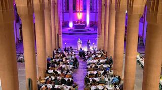 Angela Jäger vom Mannheimer Verein Plus sprach beim „Frauenmahl“ in der Heiliggeistkirche Heidelberg über queere Frauen.