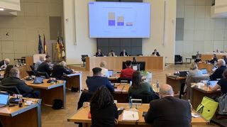 Der Gemeinderat bei seiner jüngsten Sitzung vorige Woche. Als einziges gewichtiges Thema standen verkaufsoffene Sonntage auf der Tagesordnung. Die linke Mehrheit lehnte einen zweiten Termin ab.
