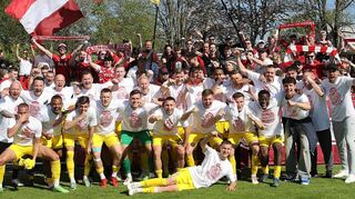 Der FC Würzburger Kickers steht bereits drei Spieltage vor dem Saisonende als Meister der Regionalliga Bayern fest.
