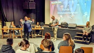 Bei der 1. Zukunftskonferenz „You.Gend 2024“ des Jugendzentrums Kiste mit Jugendlichen und Jugendgemeinderat in der Pflastermühle ging es um Themen, die die jüngere Bevölkerung umtreiben.