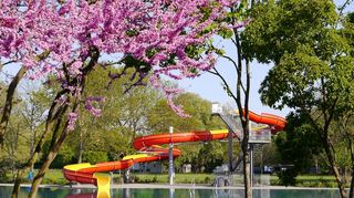 Das Herzogenriedbad in Mannheim zum Saison-Start 2024.