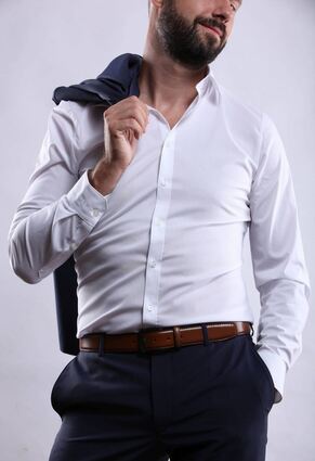 Callboy Lukas will seinen Nachnamen nicht öffentlich nennen und sein Gesicht nicht vollständig zeigen: Fast zwei Stunden lang hat uns der Mann aus der Region seine Perspektive auf sich selbst und seine Kundinnen erklärt.