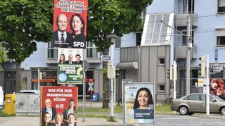 Mehr als 17 000 Plakate werden in den kommenden Wochen im Stadtgebiet hängen.