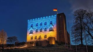 „Europa – gelebte Solidarität“ – so heißt das Motto des Festes der Demokratie, das Ende Mai in Neustadt und im Hambacher Schloss stattfindet.