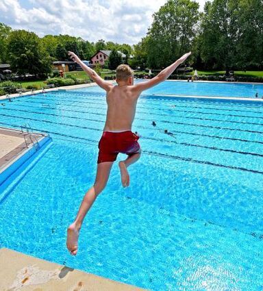 Das Freibad in Ladenburg soll kommen-des Wochenende öffnen.