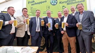 Frühschoppen des Kurpfälzer Mittelstands: 2. v. l. Festredner Manuel Hagel, rechts neben ihm Hauptorganisator Alexander Fleck.