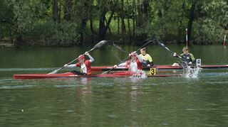 Frühjahrsregatta von KCL und WSV auf dem Altrhein in Lampertheim, hier das Rennen im Zweierkajak