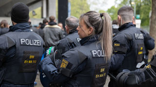 Einsatzbeamtin Janine Volz (23 Jahre) ist seit mehr als drei Jahren im Beruf tätig.