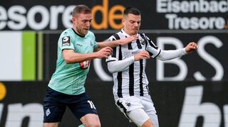 Laurent Jans (links, hier gegen Sandhausens Jonas Weik) fehlt wegen seiner fünften Gelben Karte.