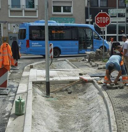 An der Kreuzung Nibelungenstraße und Dammstraße wird gebaut.