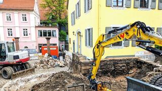 Der Vorplatz am einstigen Fürstenhof wird umgebaut.