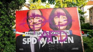 Unter Vandalismus an Wahlplakaten leidet nicht nur die SPD und nicht nur, wie hier, in Berlin.