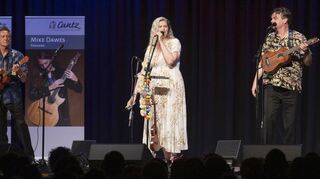 Die Band Lucky Leles spielte beim abendlichen Konzert in der Hans-Pfeiffer-Halle.