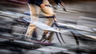 Konkret soll der mutmaßliche Täter in der Nacht auf Donnerstag offensichtlich sein Fahrrad auf den Linken-Politiker Popescu geworfen und versucht haben, ihn zu schlagen. (Symbolbild)